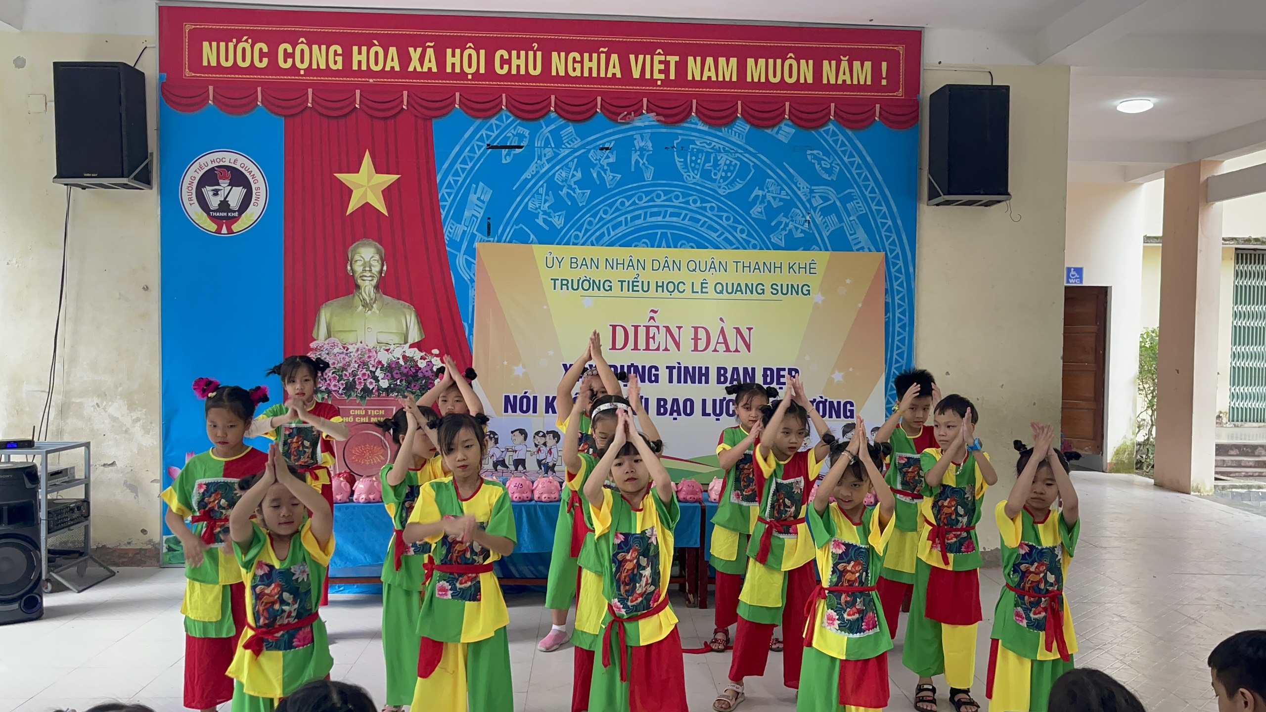 Diễn đàn "Xây dựng tình bạn đẹp - nói không với bạo lực học đường"