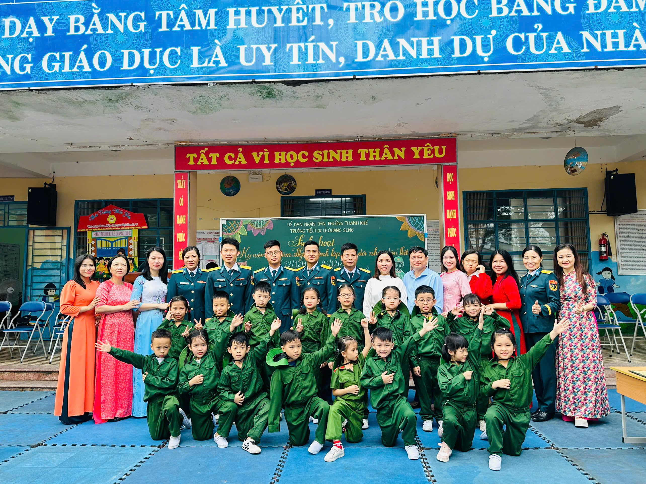 Chào mừng ngày thành lập QĐND Việt Nam 22/11